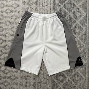 ⚪️⚫️ Men’s Jordan Large Shorts